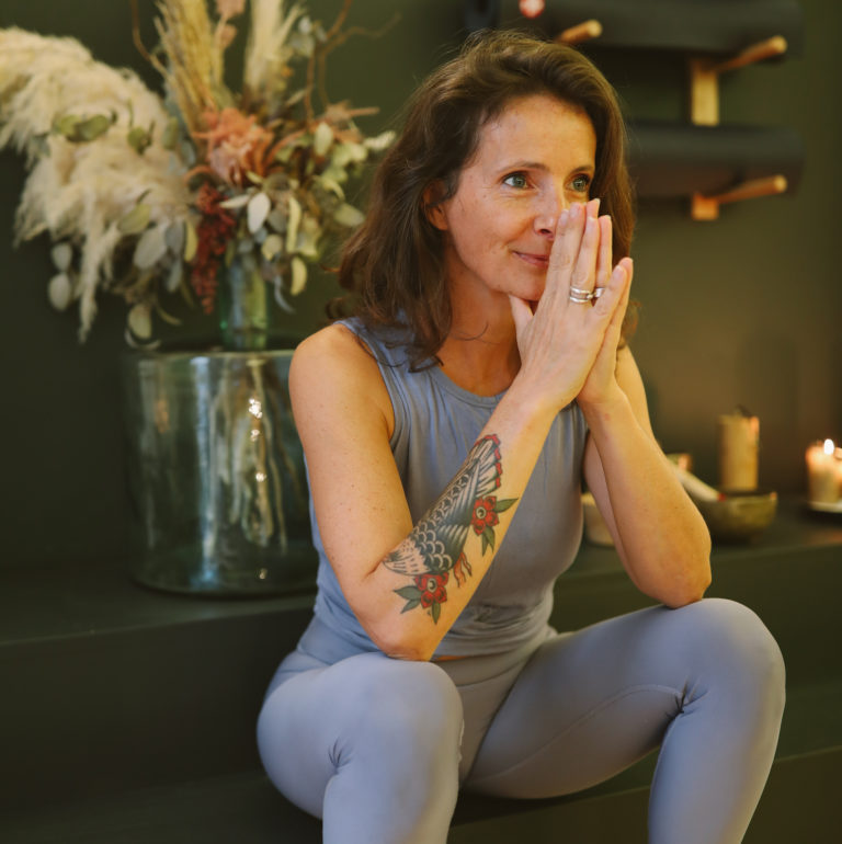 HELENE PROFESSEUR VINYASA PEACOCK TOULOUSE